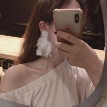 Super fairy temperament advanced sense crystal feather earrings ins Net red atmospheric exaggerated earrings long autumn and winter ear jewelry