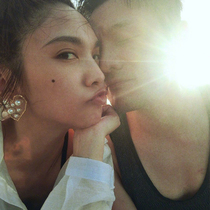 Yang Chenglin same earrings female Japanese and Korean holiday style personality exaggerated love transparent resin pearl earrings jewelry