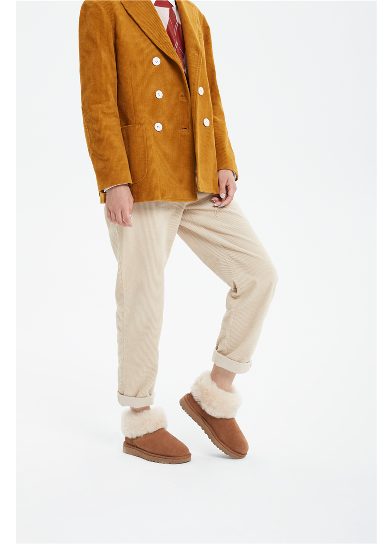 UGG Classic Mini Fluff 经典迷你毛茸款 雪地靴 时尚短靴 1106757 4.5折 两色可选 海淘转运到手约￥566