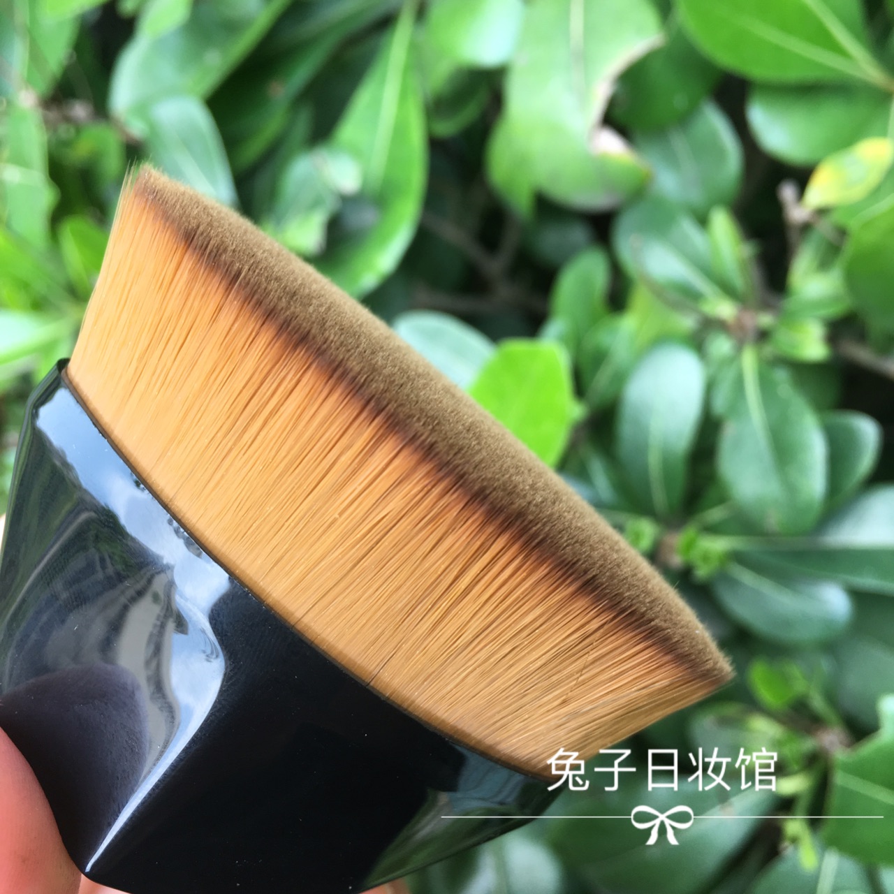 Easy to use to scream~ zero brush marks High density No 55 foundation brush quickly apply makeup without trace Light and obedient