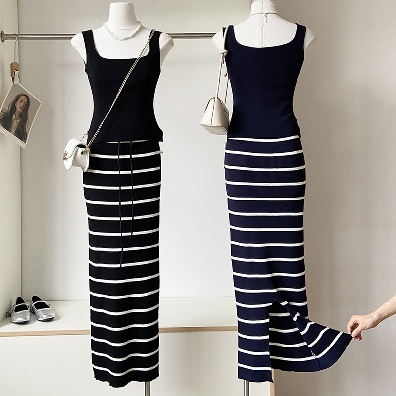 2025 New Summer Korean Style Fashionable Knitted Suit Camisole + Stripesd Slit Skirt Two-Piece Set for Women