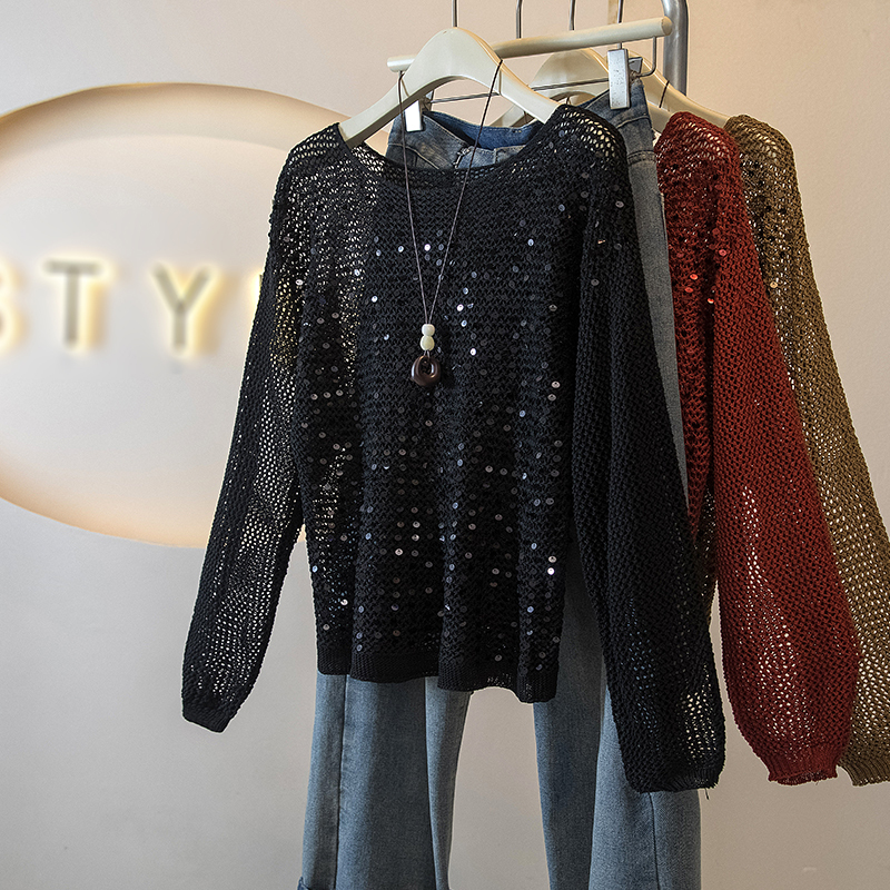Plus-Size Women's Clothing with a Stylish Vibe, 2026 Early Autumn New Korean-Style U-Neck Sequin Hollow-Out Design, Loose and Fashionable Slimming Cover-Up