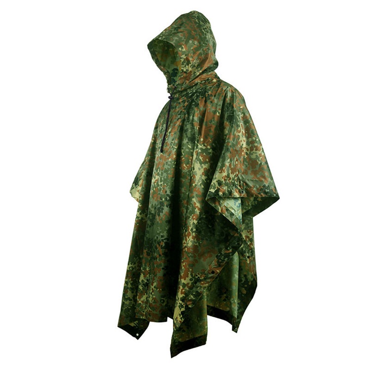 Outdoor camouflage tactical cloak camouflage poncho military fans Field multi-function raincoat autumn wind and rain