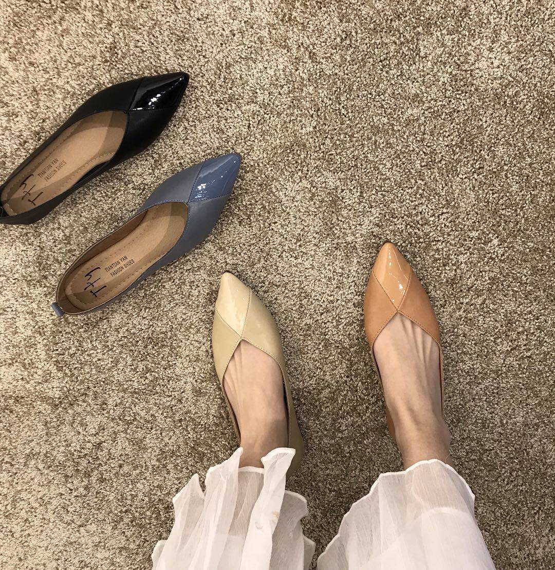 Peas niche single shoes fairy shoes 2022 new spring and summer pointed toe shallow mouth summer stitching commuter scoop shoes