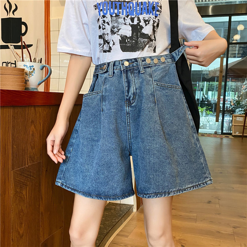Wide-Leg A-Line Hot Pants, Loose Plus-Size Denim Shorts for Women in Summer, Pear-Shaped Body, Slimming High-Waisted Five-Point Pants for Plus-Size Women Wide-Leg A-Line Hot Pants, Loose Plus-Size Denim Shorts for Women in Summer, Pear-Shaped Body, Slimming High-Waisted Five-Point Pants for Plus-Size Women