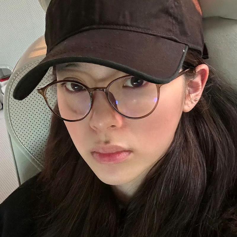 Ouyang Nana's Same Style Glasses for Women, High-End, Natural Look, Ultra-Light Tr Small Round Frame, Cool Tea Color, Anti-Blue Light, Non-Prescription Glasses Ouyang Nana's Same Style Glasses for Women, High-End, Natural Look, Ultra-Light Tr Small Round Frame, Cool Tea Color, Anti-Blue Light, Non-Prescription Glasses