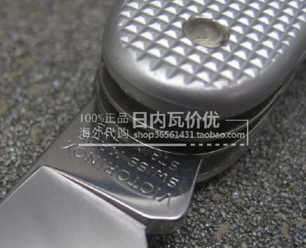 Con dao quân đội Thụy Sĩ có cán nhôm Nông dân bằng cưa gỗ chính hãng 0.8241,26 Con dao chính dày giá Geneva bộ dao làm bếp Đức