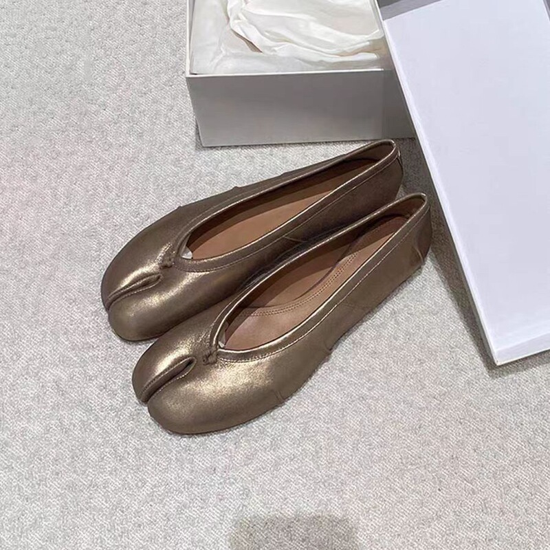 Cream Matte Gold 2026 New French Retro Style Mary Jane Shoes for Women with Chunky Heels and Split-Toe Design