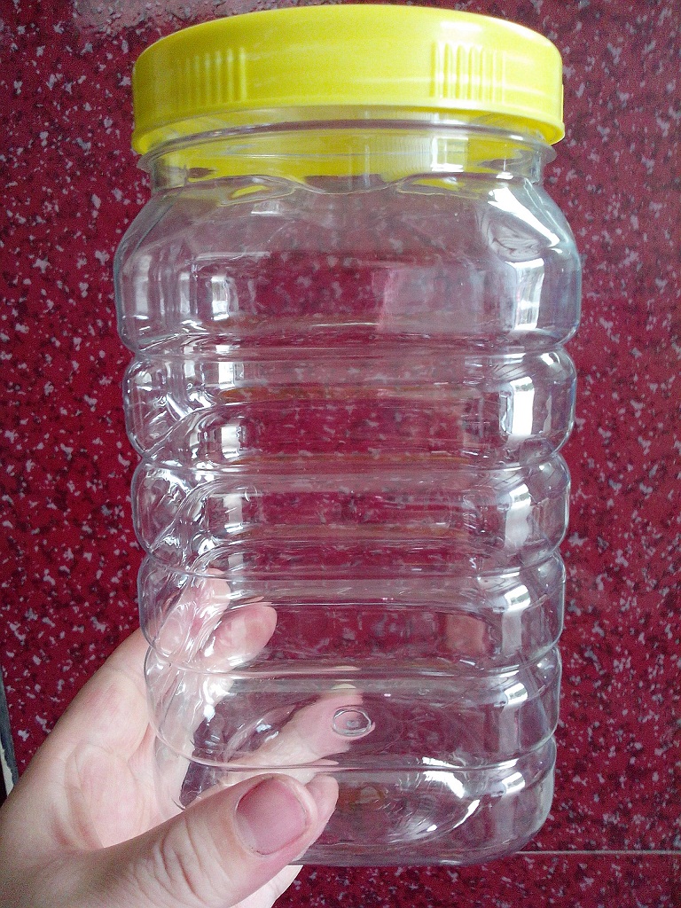 Cartons 120 (beehives) 1500g squared PET honey bottles plastic bottles 1500 grams of sauce Squeezed Vegetable Bottles