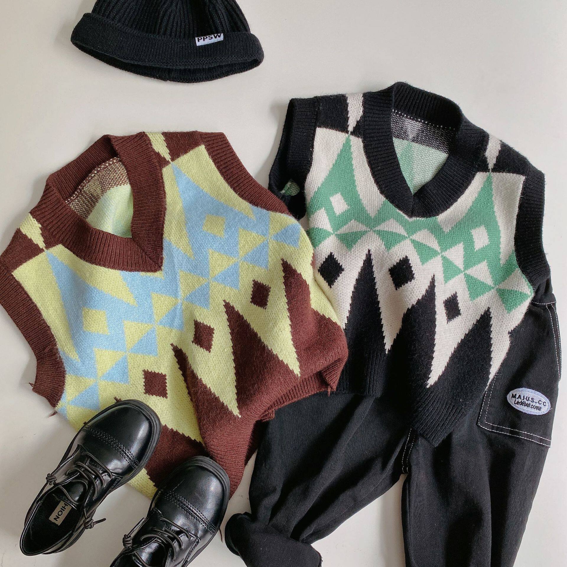 Chen Mom Children's Sweater Mark 2020 new Fashion Boy and Girl Edition of diamond V - collar knitting tide