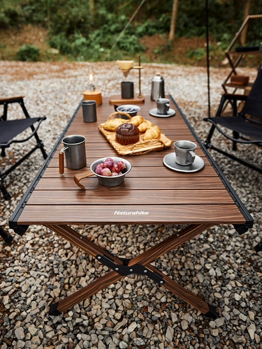 Магазин возвращается к тысячам четырех цветов цвета, алюминиевого алюминиевого сплавного яичного рулона.