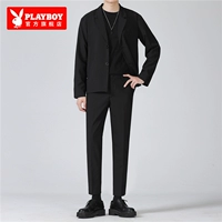 Осенняя футболка, черные штаны