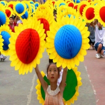 Hand flipping flower props Sunflower chorus kindergarten dance props games opening admission ceremony Hand flipping sun flower