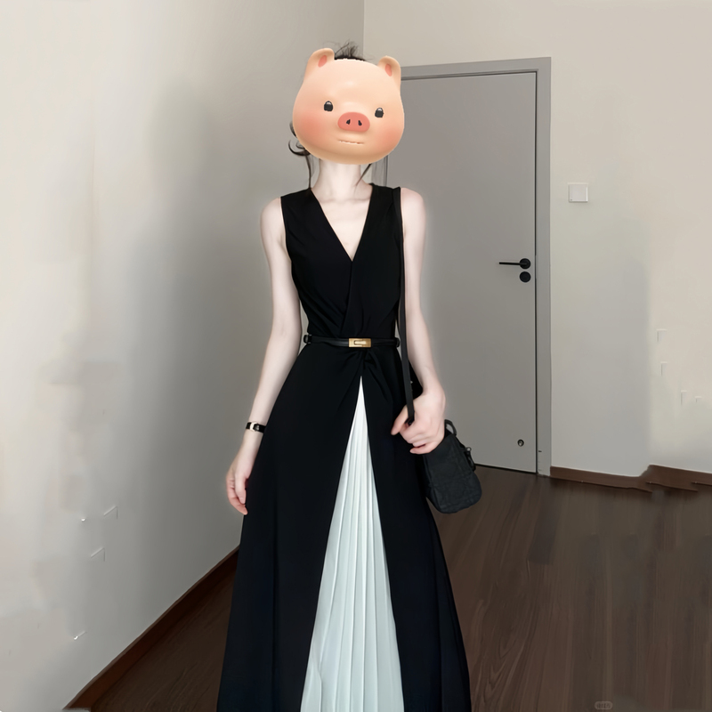 Elegant Old-Money Style High-End French V-Neck Sleeveless Patchwork Dress for Women, Black Waist-Cinching Slimming Long Dress