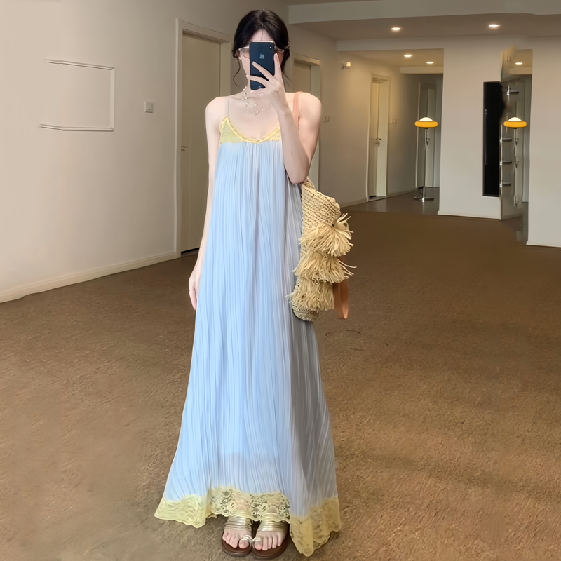 Beautiful Island-Style Vacation Outfit, Blue Retro Lace Suspender Dress for Women, Pleated Design, Super Fairy-Like Long Dress
