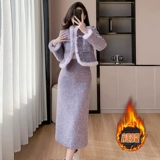 Розовый зимний комплект, небольшая элитная юбка, в стиле Шанель