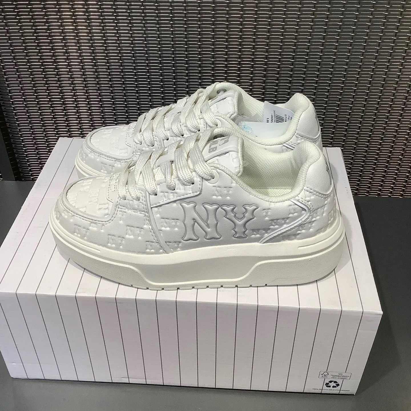 美职棒（MLB）官方 休闲鞋25新款女鞋子印刻老花学长鞋潮流增高板鞋男3ASXE015N