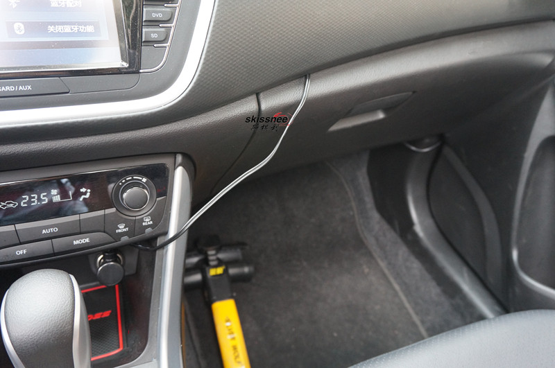 3.1A Dual USB Car Phone Charger, One Cigarette Lighter Adapter, Three Sockets, 3-Hole Car Charger