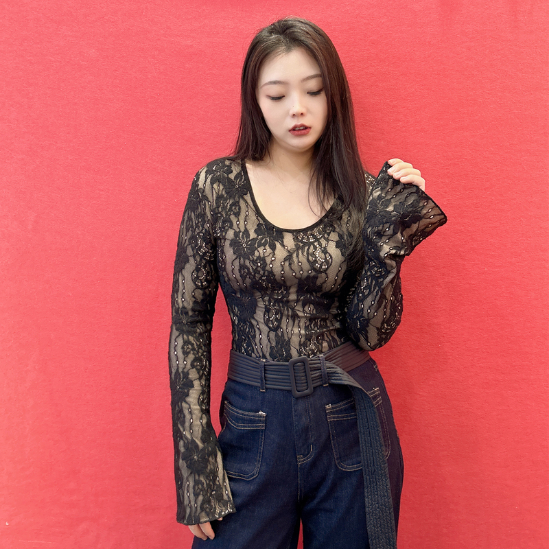 Lace Base Shirt with Long Sleeves for Plus-Size Women, Large Size, with Lining, Bell Sleeves, Slim Fit, High-End Lace Top