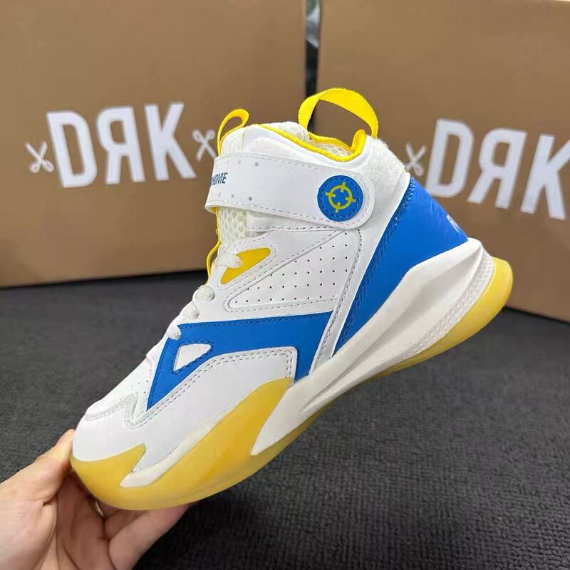 Brand Clearance, All-Season Waterproof and Breathable Sneakers, Practical Basketball Shoes for Older Children, Non-Slip and Wear-Resistant Children's Sports Shoes Brand Clearance, All-Season Waterproof and Breathable Sneakers, Practical Basketball Shoes for Older Children, Non-Slip and Wear-Resistant Children's Sports Shoes