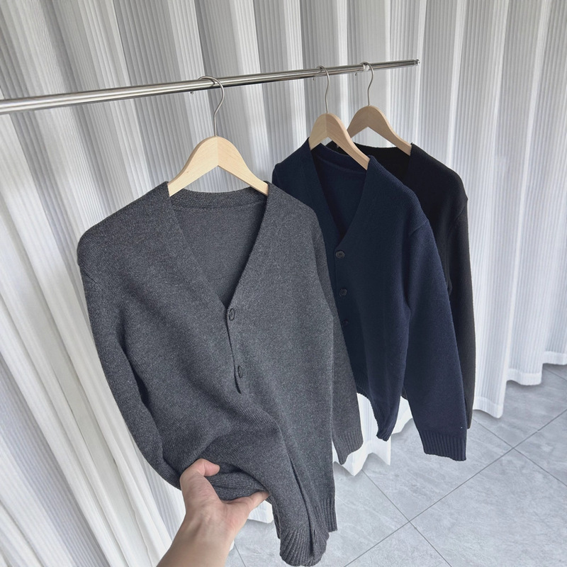 Autumn and Winter Men's Simple and Versatile Slimming Look V Neck Knitted Cardigan Sweater Casual Jacket Autumn and Winter Men's Simple and Versatile Slimming Look V Neck Knitted Cardigan Sweater Casual Jacket