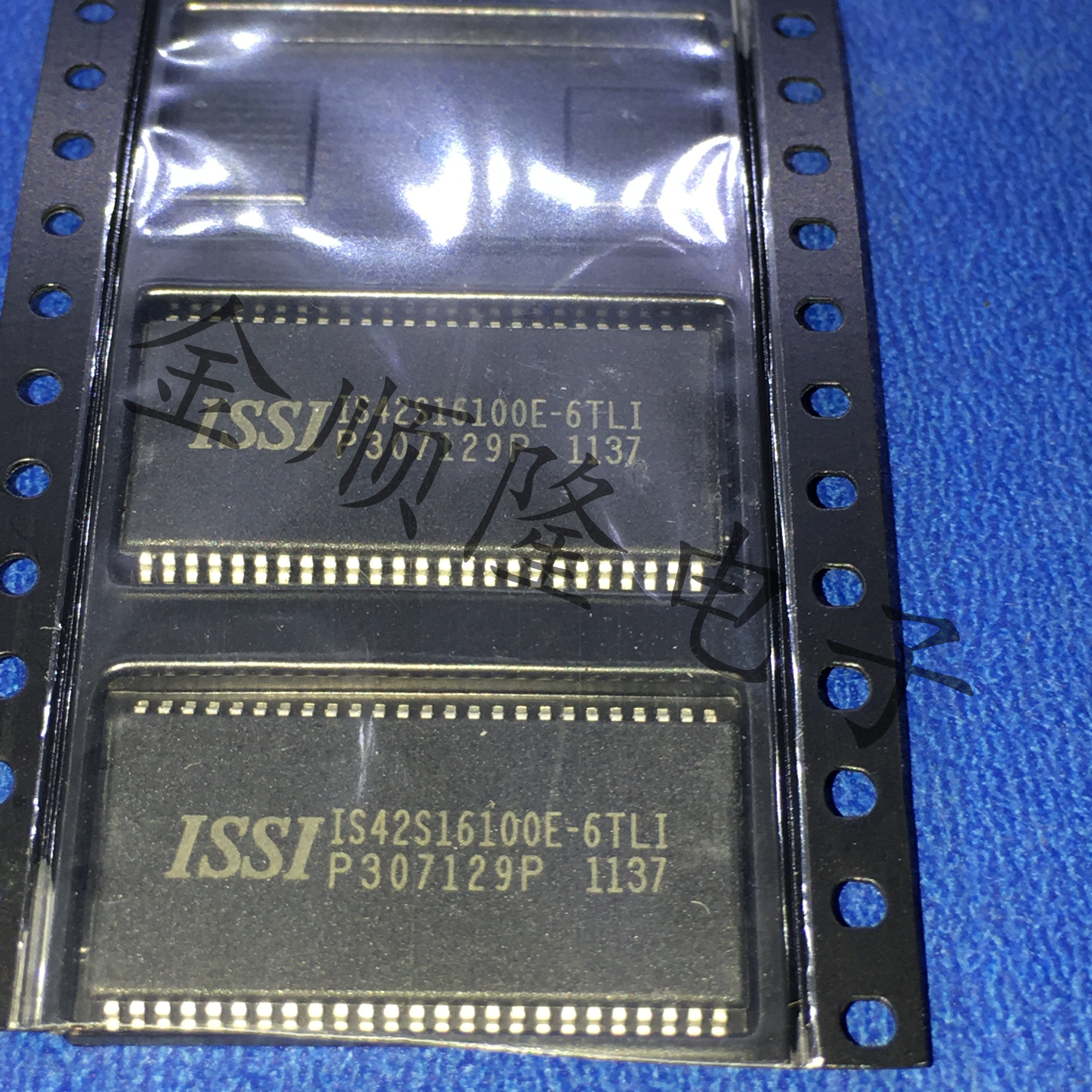 ISSI Import Original IS42S16100E-6TLI TSOP Packaging 512K Dynamic RAM