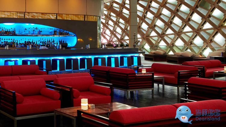  yas-skylite-bar-redchairs-1280x720.jpg