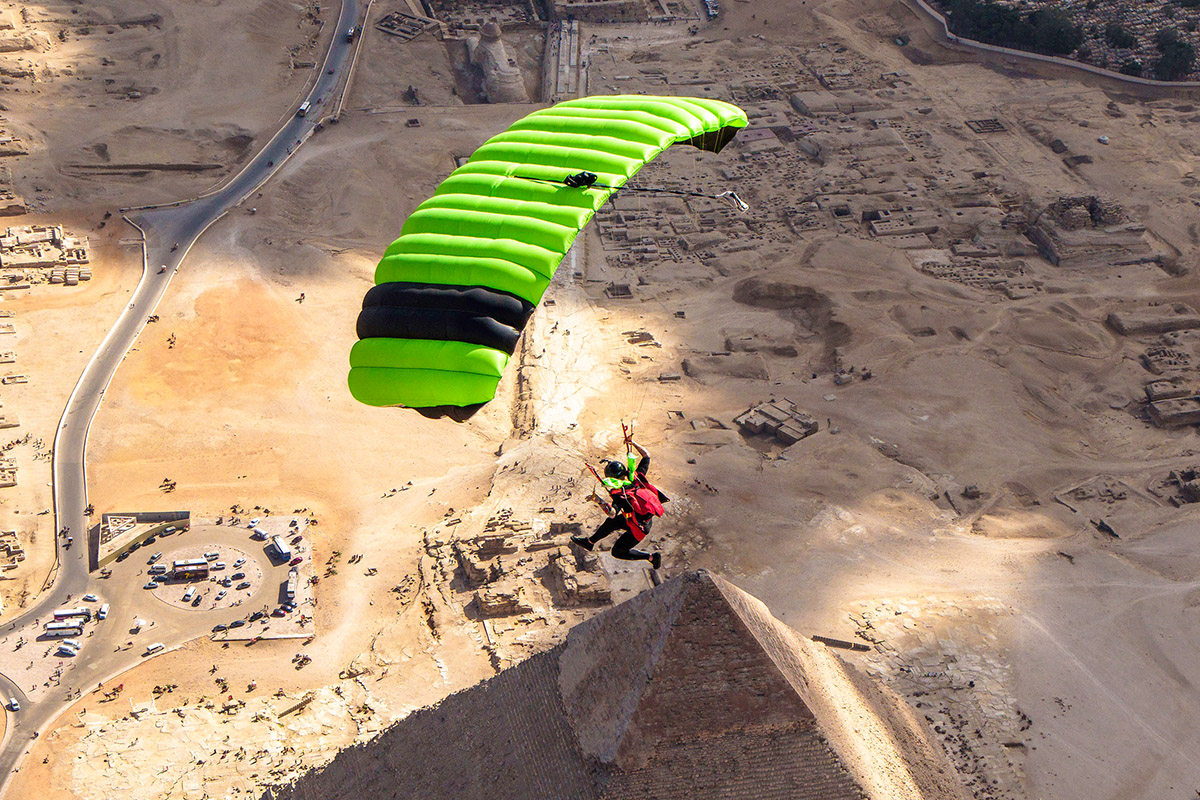 High-quality skydiving action