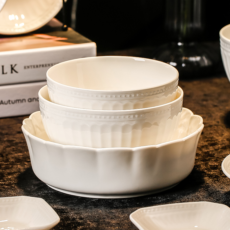 Yachengde Pure White Porcelain Embossed Three-Dimensional Light Luxury Simple Roman Holiday Tableware Antibacterial Nano-Glaze High-Footed Bowl Anti-Scalding