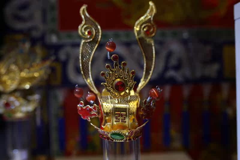 Ancient Body Beam Canopy Gold Middle Altar Marshal Golden Wood the Grand Master of the Gods Divine Hat Handcrafted Boutique Hat New