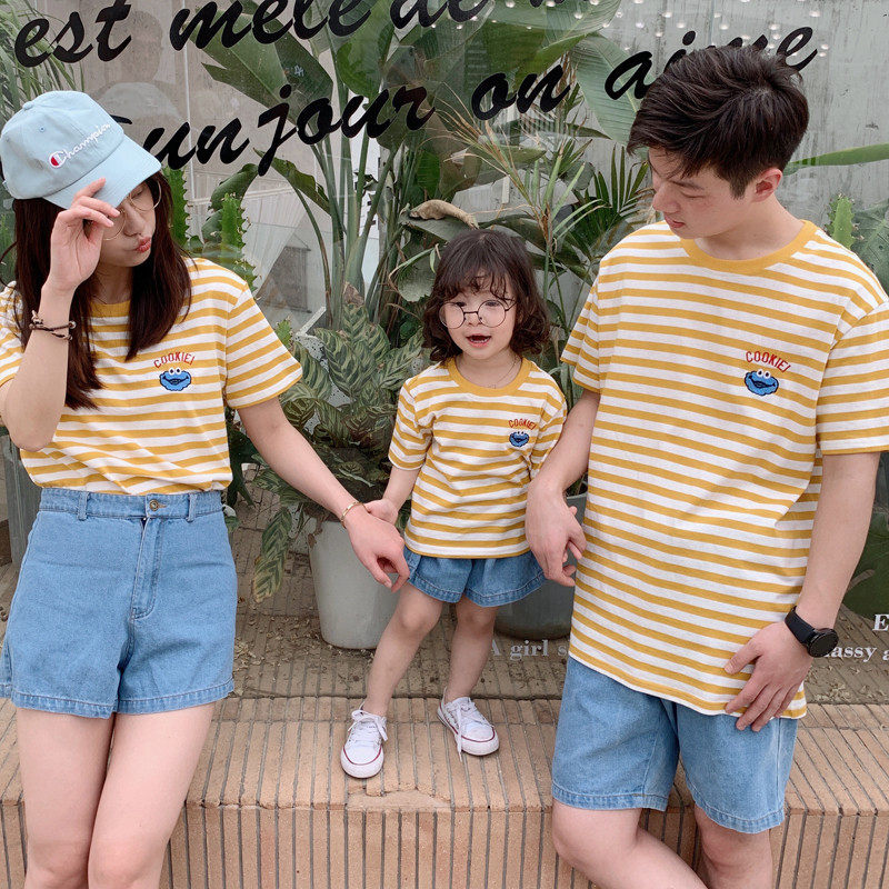 Mother and daughter dress 2022 Summer Mother and Child wear striped gas short sleeve cartoon T - shirt family three or four