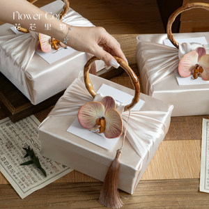 Wedding Bridesmaid Souvenirs for Women, Practical High-End Wedding and Engagement Gifts, Chinese-Style Boxes, Niche Gifts, High-End Empty Boxes