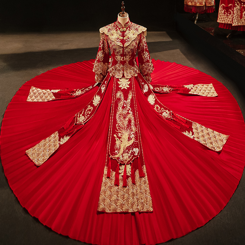 Show and the bride on 2022 the new Chinese wedding gown comes out of the attic Longfeng hung up for a thin wedding show and