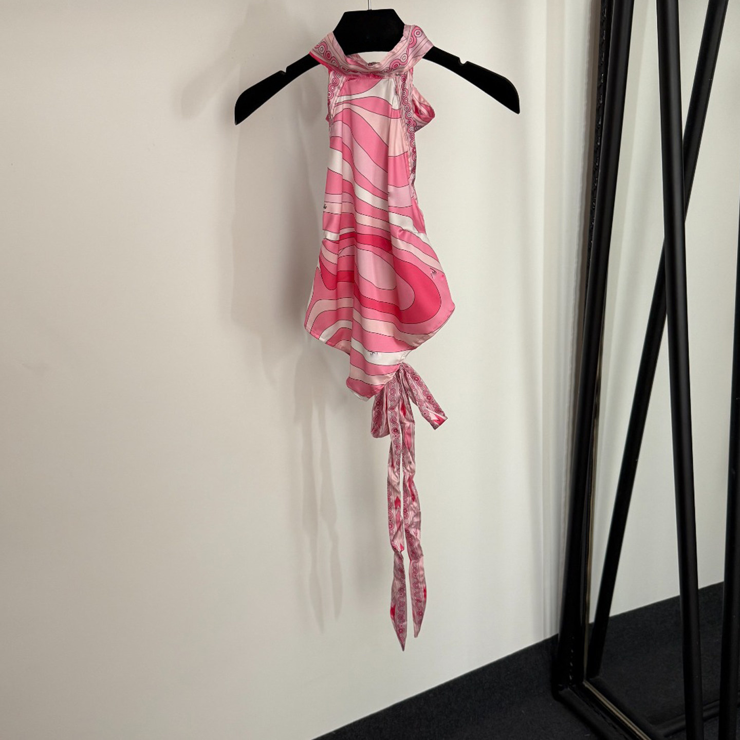 欧美时尚新款印花挂脖肚兜辣妹性感露背蝴蝶结系带抹胸背心上衣女