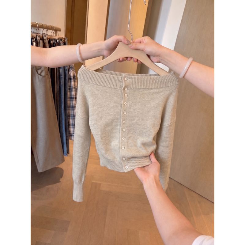 Painting Sheep 8/24 20:00 ‘Elegant Code’ One-Shoulder Soft Knit Sweater