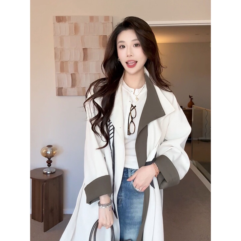Off-White Mid-Length Over-The-Knee Trench Coat for Women, 2026 Autumn, Color-Blocked Stand Collar, Korean Style, High-End Commuter Jacket Off-White Mid-Length Over-The-Knee Trench Coat for Women, 2026 Autumn, Color-Blocked Stand Collar, Korean Style, High-End Commuter Jacket