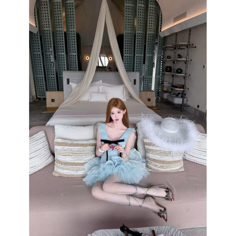 Elegant and Sophisticated Dress with a High-End Feel, Designed in a Socialite Style, Featuring a Waist-Cinching Effect for a Slimming Look, One-Shoulder Design, and a Puffy, Stylish Blue Dress