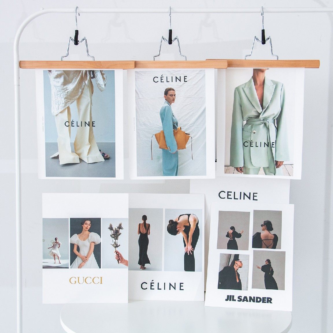 ins magazine cover big card clothing hanging auction posing hand props big card net red photo props