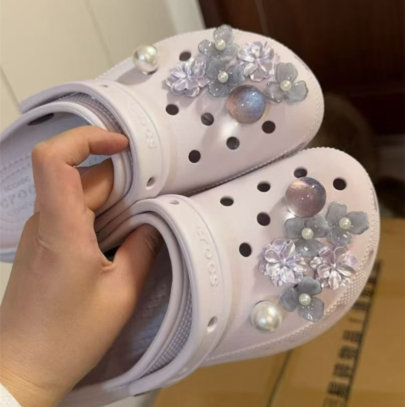 Grape Ice Hole Shoes with Purple Puff Dolphin Design, Suitable for Crocs, Pearl Rhinestone Accessories, Decorative Buckle for Women