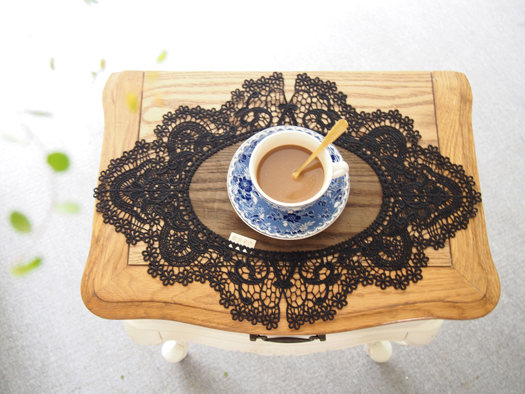 Imported Delicacy Black Lace Table Lamp Vase Anti-Scraping Mat American Tea Table Decorative Lace Mat for a small table flag