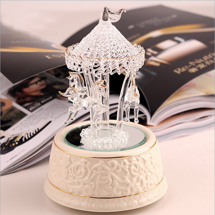 Luminous Swivel Trojan Music Box Bluetooth Sky City Octaonic Box Girl Child Happy Birthday 7 New Year's Eve