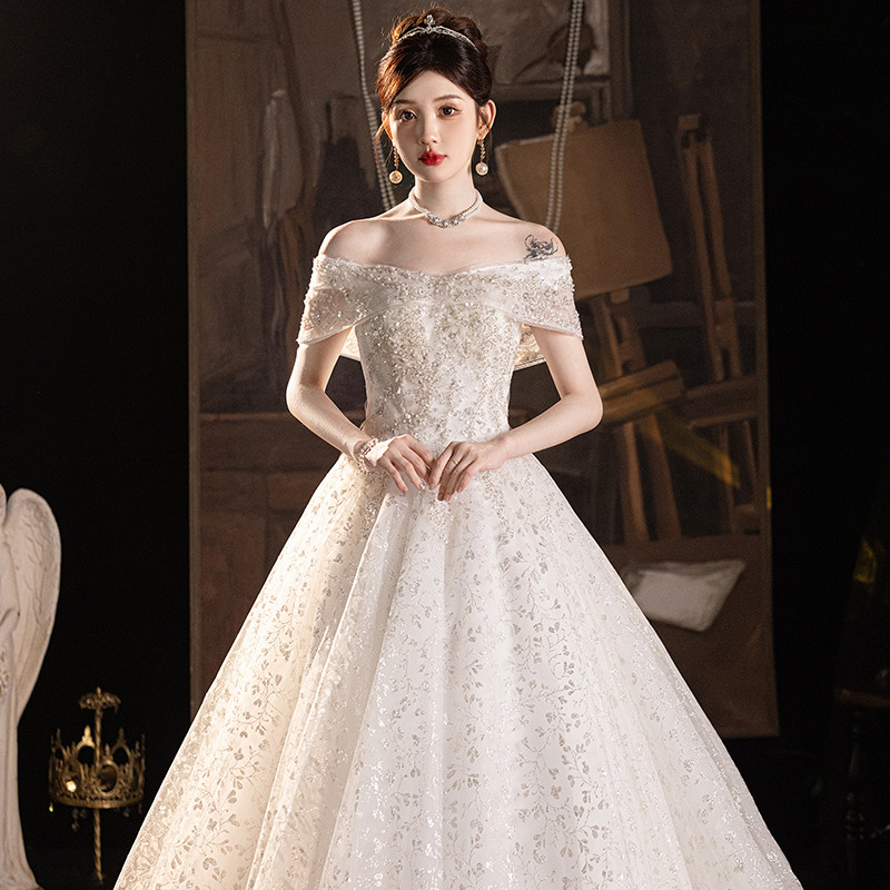 Свадебное платье на одно плечо 2025 new bride, маленький французский фасон, легкое и простое, высококачественная текстура, выходная пряжа
