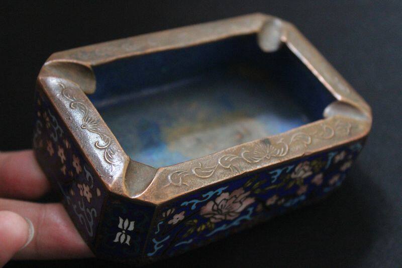Republic of China filigree copper tire burnt blue roasted blue cloisonne enamel ashtray ashtray 100*65*31mm YY 241