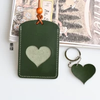 Темно -зеленый [овощная загорелая кожа]