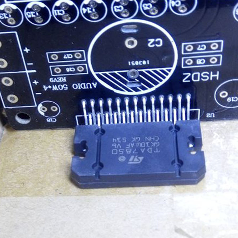 New TDA7850IC integrated circuit upgrade car navigation CD audio amplifier chip for 7388 direct shooting
