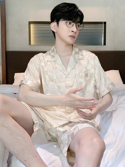 Ice Silk Pajamas for Men, Summer 2025 New Style, Spring and Autumn Thin Short-Sleeved Shorts, Can Be Worn Outside, Home Wear, High-End Set