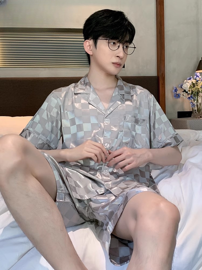 Ice Silk Pajamas for Men, Summer 2025 New Style, Spring and Autumn Thin Short-Sleeved Shorts, Can Be Worn Outside, Home Wear, High-End Set