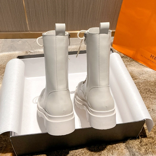 Martens, белые короткие сапоги, утепленные универсальные ботинки в английском стиле на платформе, коллекция 2023, в британском стиле, средней длины