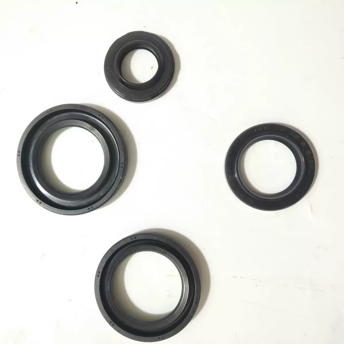 Bộ sửa chữa con dấu dầu lái Volkswagen Polo / Borra / Lavida Audi A4 / A6 / A4L Seal dầu trợ lực côn rô tuyn 