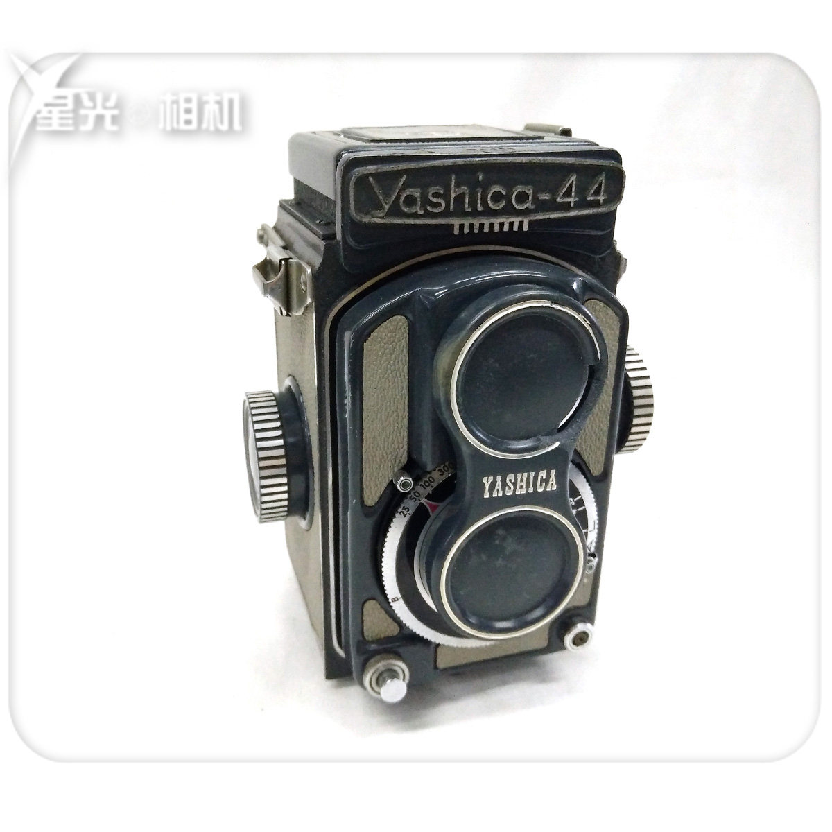 YASHICA Yasika 44 good to be a color classic double counter machine